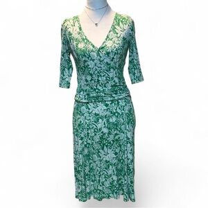 Green White Small Midi Bodycon Dress Sz Small P-P17” Length 41”